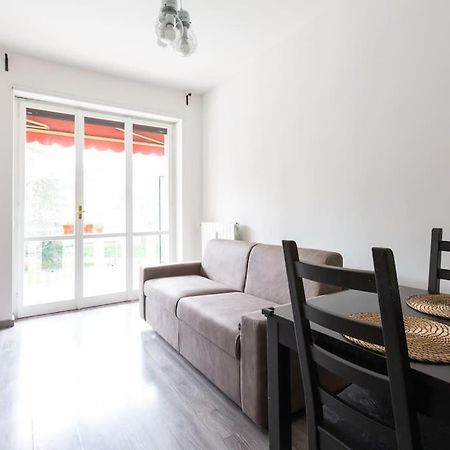 Large Apartment Close To Metro Milánó Kültér fotó