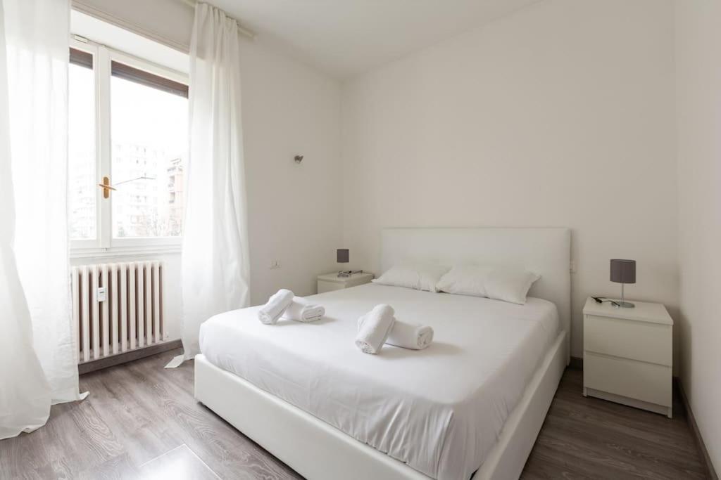 Large Apartment Close To Metro Milánó Kültér fotó